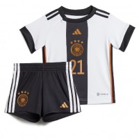 Camiseta Alemania Ilkay Gundogan #21 Primera Equipación Replica Mundial 2022 para niños mangas cortas (+ Pantalones cortos)